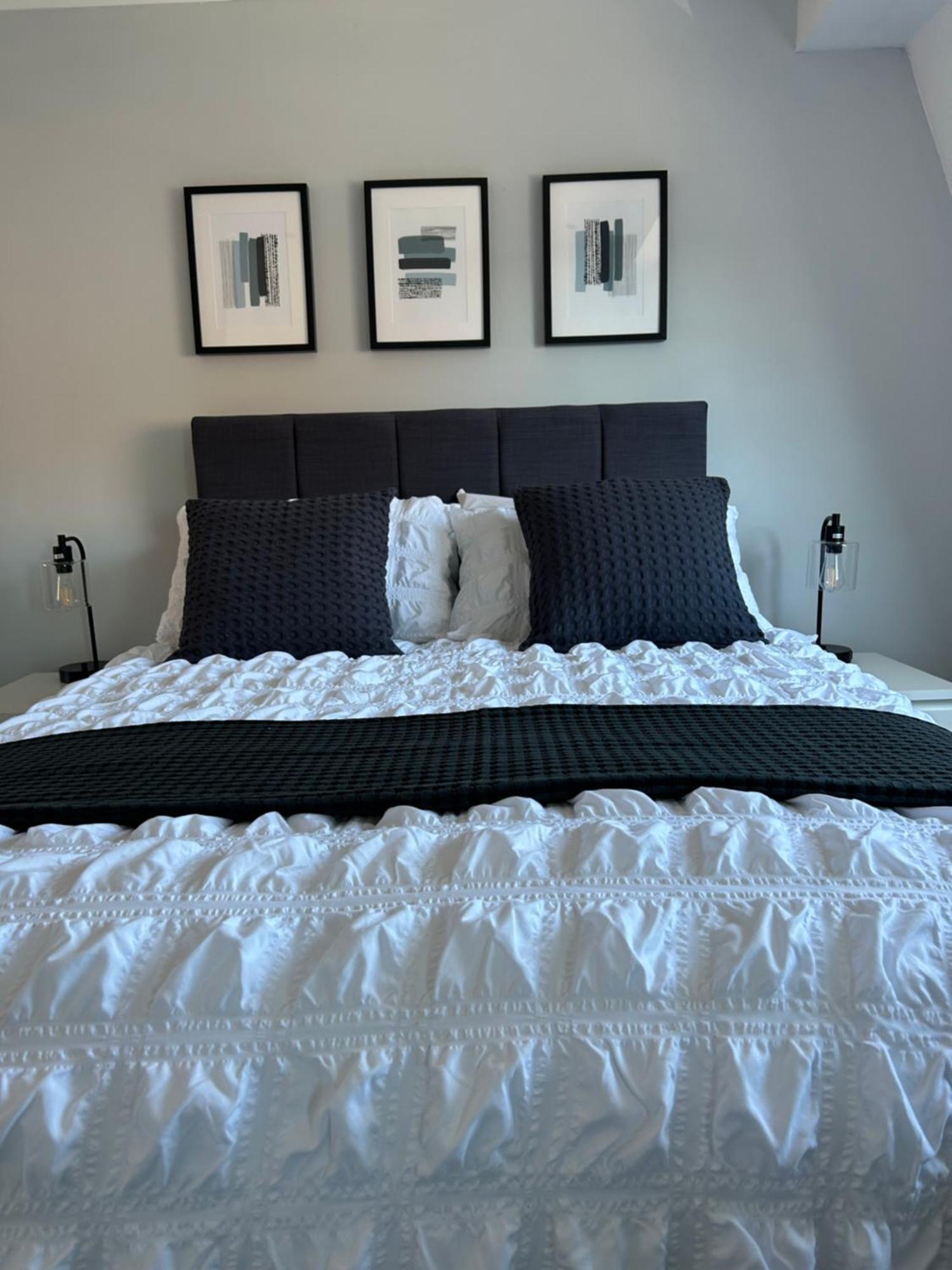 3 Bedroom - 2 Bathroom Townhouse In Corstorphine Near Murrayfield Stadium - Direct Bus To Edinburgh City Centre In 20 Minutes - Two Private Parking Spaces - Private Sunny Garden - Recently Refurbished Exterior photo